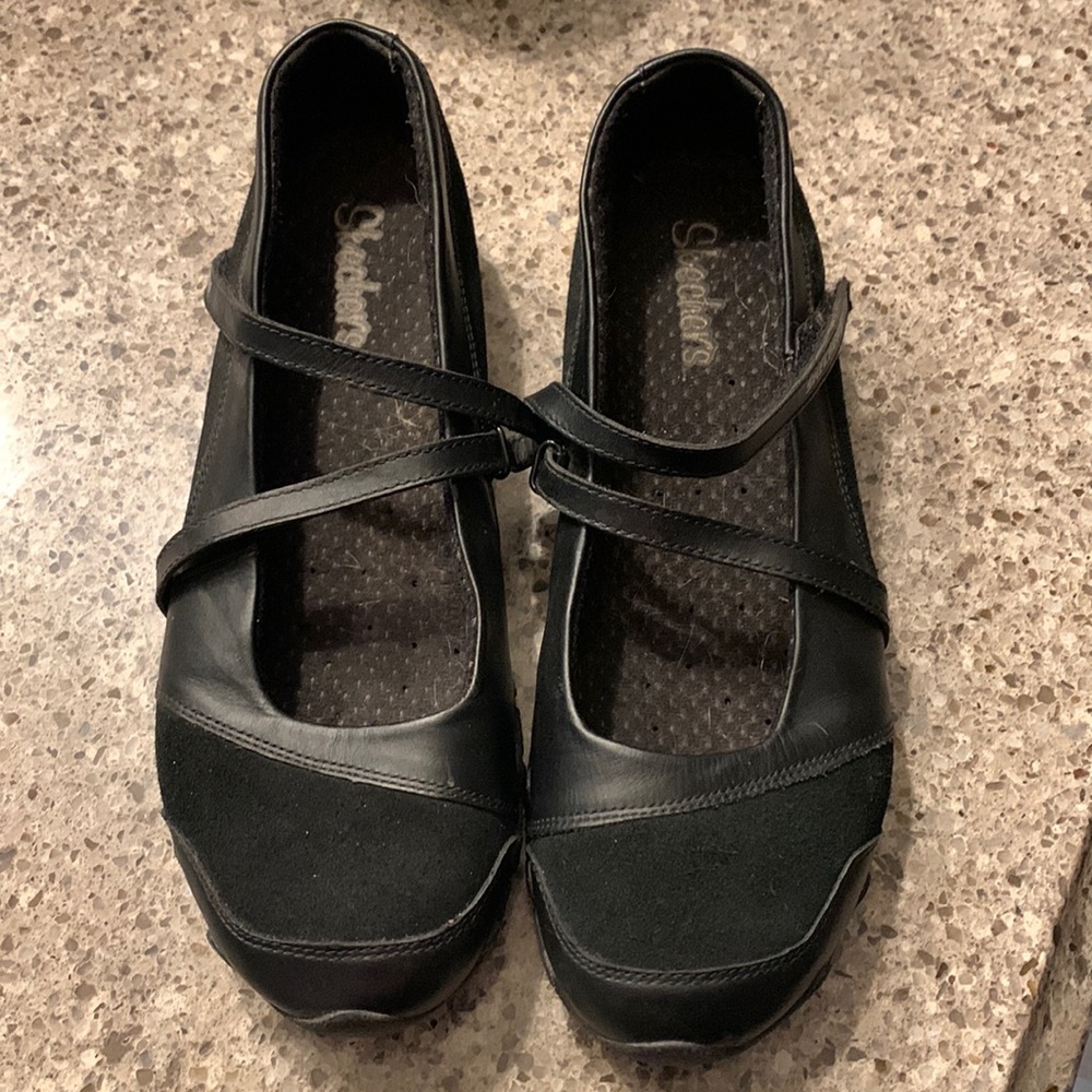 Leather Sketchers loafer